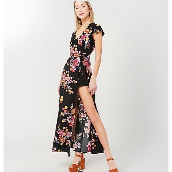 Forever 21 Plus Maxi Romper Dress Cap Sleeves V-Neck Size 1X Black Dark Floral - Picture 3 of 14